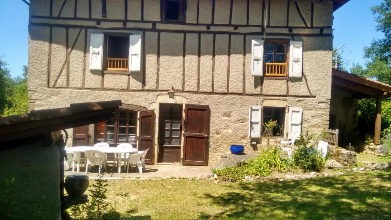 Maison Spacieuse A St Constant Fournoules Avec Jardin Saint-Constant Exterior foto